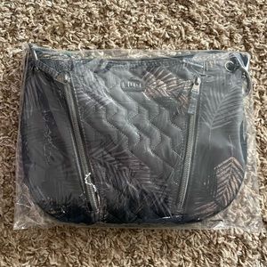 NWT Lug Swivel Tropical Fog